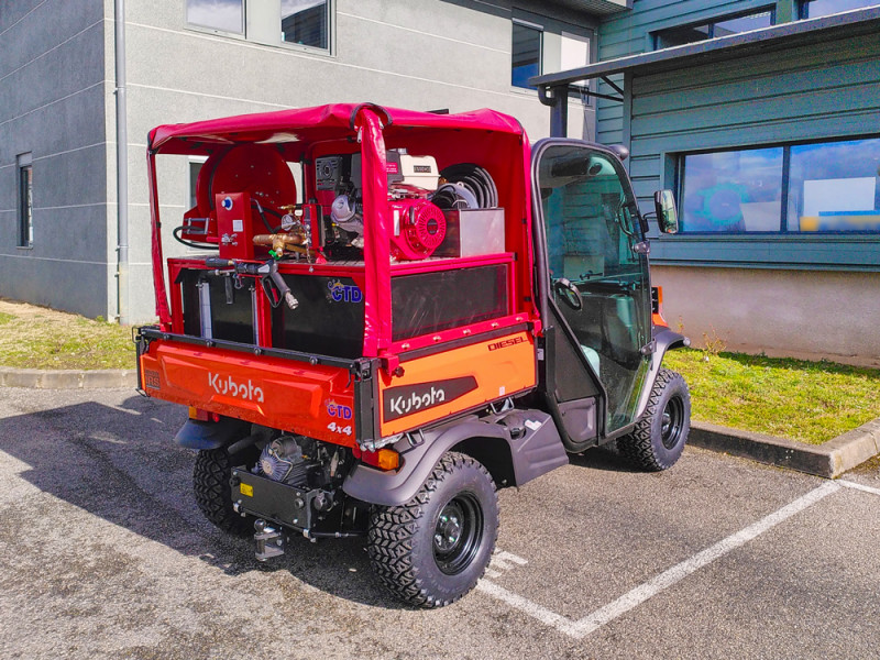 Groupe d'extinction Triocéros dans un véhicule SSV.